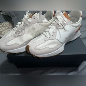 BRAND NEW New Balance 327 women’s